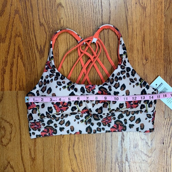 NWT WILDFOX Leopard Chris Sports Bra - Picture 6 of 9
